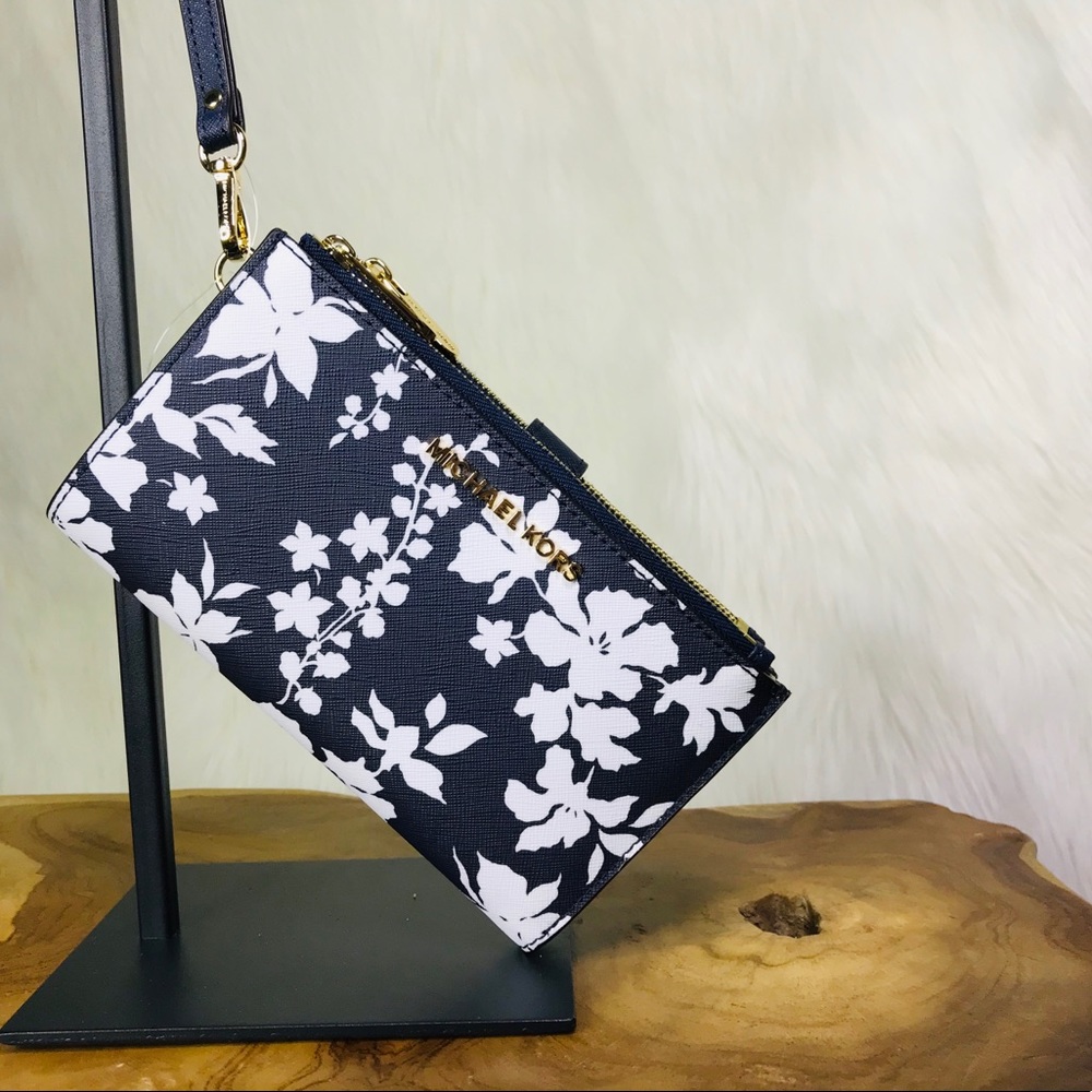 Michael Kors Jet Set Double Zip Floral Wristlet - Picture 7 of 8